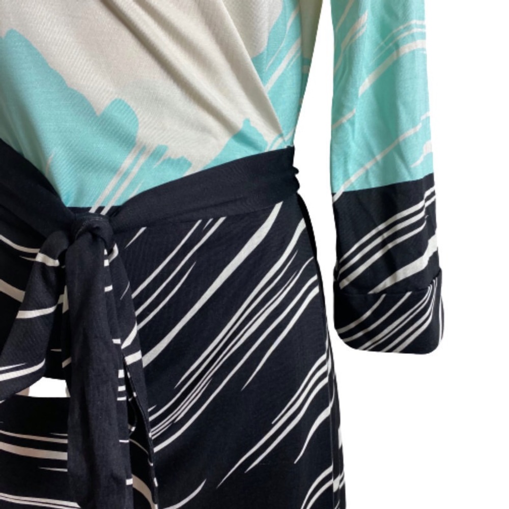 Diane Von Furstenberg Silk Julian II Wrap Dress - Picture 4 of 8